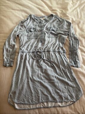 Vince Camuto Light Blue denim looking Button-Front Shirt dress